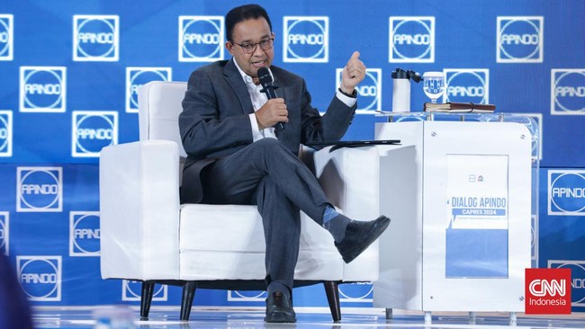 Capres nomor urut satu Anies Baswedan dan capres nomor urut tiga Ganjar Pranowo menghadiri Dialog Capres 2024 bersama Apindo, Senin (11/12).