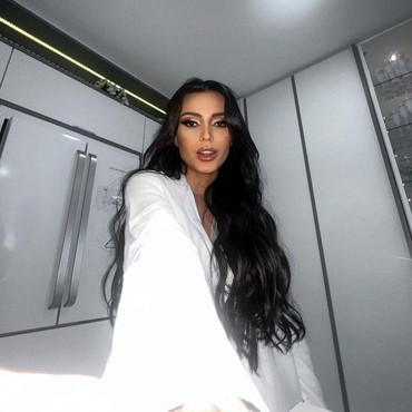 Usai Hancurkan Asmara Neymar, Model Seksi Ini Ngaku Digoda Lionel Messi