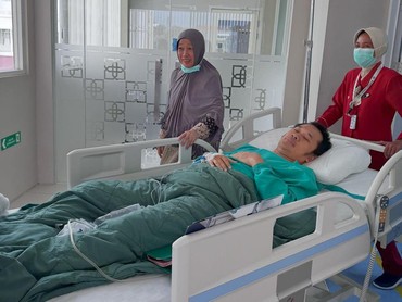 Drama Kesialan Hanung Bramantyo Jelang Akhir 2023, BAB Berdarah hingga Kaki Patah