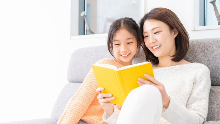 Ilustrasi Anak Membaca Buku