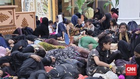 Imigran Rohingya di Kantor Gubernur Aceh Dipindahkan ke Camp Pramuka