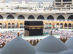 Bayar Utang Dulu atau Umroh Dulu? Ini Penjelasan Ulama