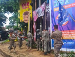 Baliho Capres-Caleg di Pohon dan Tiang Dicopot Bawaslu-Satpol PP Bogor