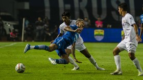 FOTO: Persib Kalah Setelah Rekor 14 Laga yang Impresif