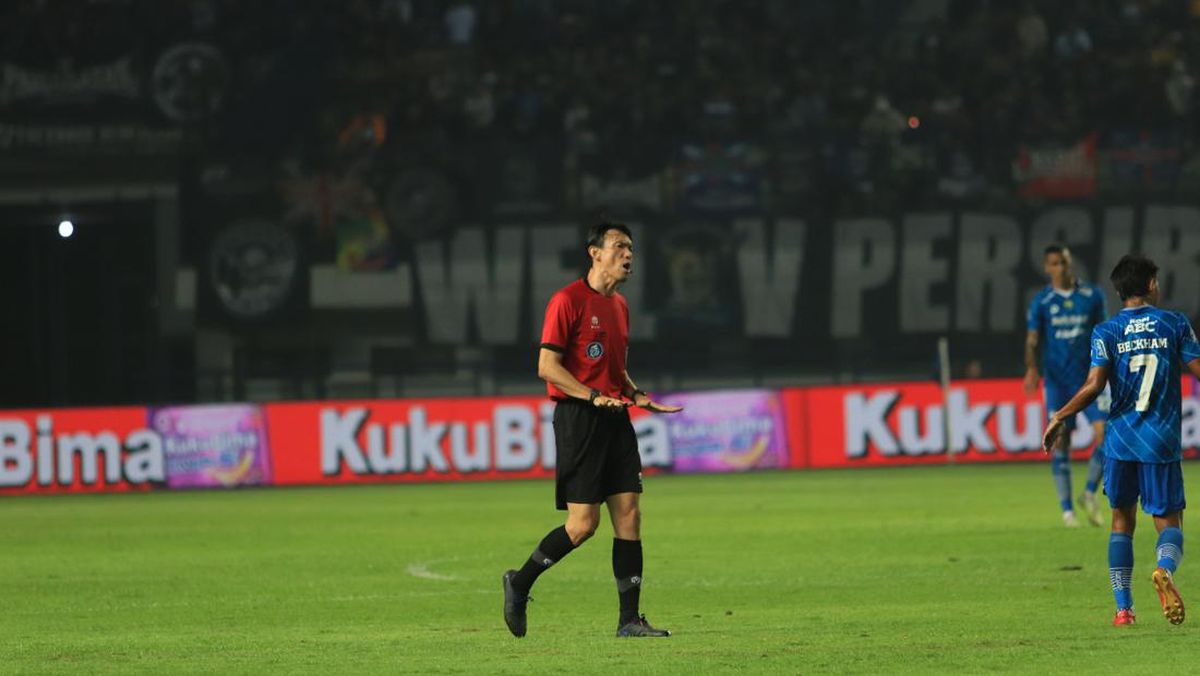Liga 1 Tambah Wasit Asing, Fokus Pimpin Laga Rawan