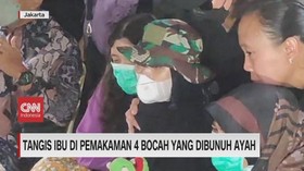 VIDEO: Tangis Ibu di Pemakaman 4 Bocah yang Dibunuh Ayah