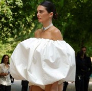 5 Tren Fashion Booming di 2023, Gaya Tanpa Celana hingga Tampilan Old Money