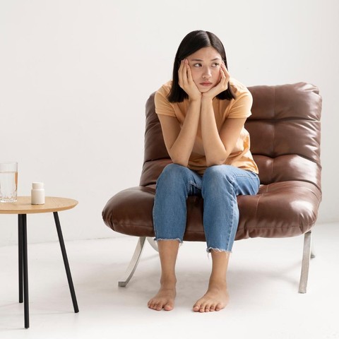 5 Tanda Masa Kecil yang Tidak Bahagia dan Masih Memengaruhi Kehidupan Saat Ini