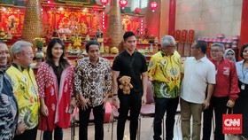Kaesang ke Klenteng Tertua Makassar, Ajak Warga Nyoblos 14 Februari
