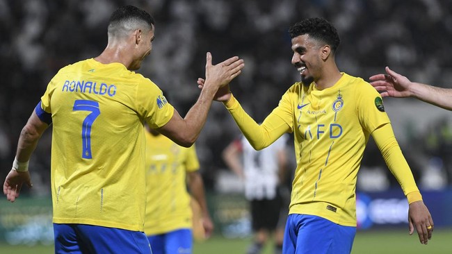 Cristiano Ronaldo mempertontonkan selebrasi gol berbeda usai mencetak gol spesial saat Al Nassr kalahkan Al Shabab pada perempat final King's Cup 2023.