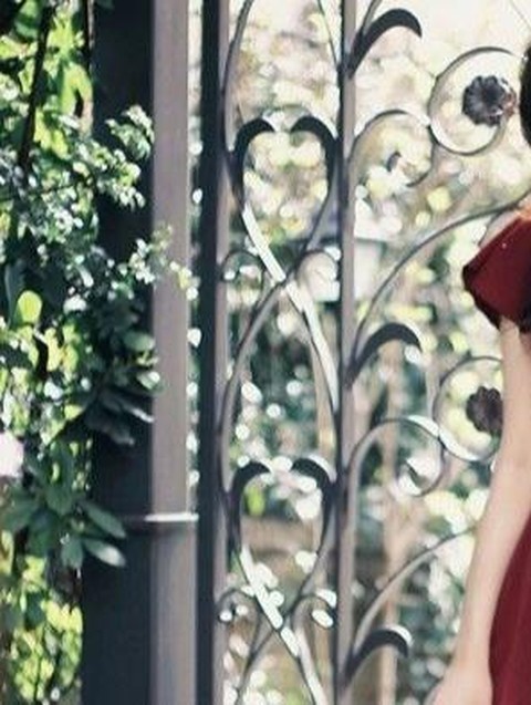 7 Inspirasi Dress Merah Classy untuk Sambut Natal 2023, Berbagai Gaya Sesuai Selera!