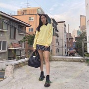Inspirasi Daily Outfit Jisoo Buatmu Si Feminin dan Pecinta OOTD Cute