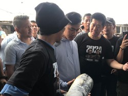 Gibran Kunjungi Pasar Ikan Muara Baru Jakut, Disambut Relawan Nelayan