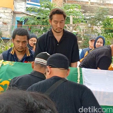Jeje Govinda Mengenang Momen Terakhir Bersama Sang Bunda