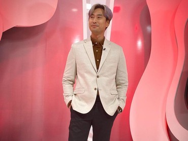 img-title Jevier Justin, Sosok Presenter Lulusan Pengacara yang Cinta Keluarga