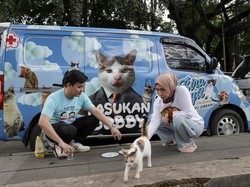 Cara Unik Melly Goeslaw, Kampanyekan Prabowo Lewat Mobil Rescue Kucing