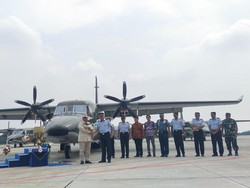 Prabowo Serahkan 5 Unit Pesawat NC212i ke TNI AU