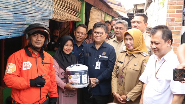 Kementerian Energi dan Sumber Daya Mineral (ESDM) mulai membagikan alat memasak berbasis listrik (AML) alias rice cooker gratis bulan ini.