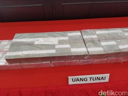 Tumpukan Duit Miliaran Kasus Situs Judi Bola Online SBOTOP