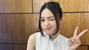 img-title Karier Tengah Melambung, Eca Aura Diminta Promosikan Bisnis Ayah