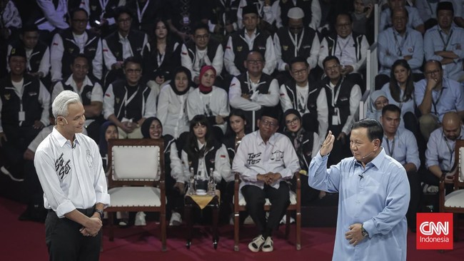 Ganjar sindir TKN Prabowo-Gibran yang mengklaim bakal menang di Jawa Tengah (Jateng) lantaran rakyat sudah merasa jenuh.