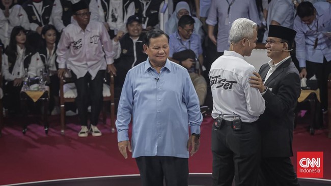 Prabowo-Gibran diperkirakan akan mendapatkan suara 52,8 persen. Paslon Anies-Muhaimin di posisi 2 dan Ganjar-Mahfud di posisi 3.
