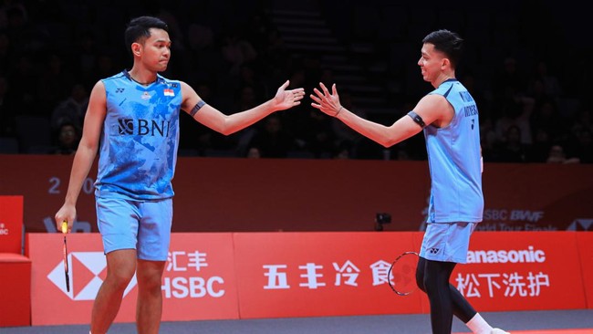 Fajar Alfian/Muhammad Rian Ardianto berhasil mengalahkan Kim Astrup/Anders Skaarup Rasmussen di BWF World Tour Finals 2023.