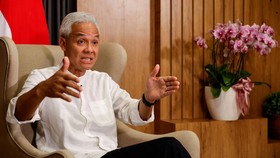 Ganjar Kenalkan KTP Sakti Buat Satukan Kartu-kartu Bansos Jokowi