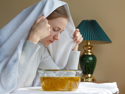 7 Cara Uap Wajah yang Benar di Rumah Menurut Dokter, Bikin Glowing Bun!