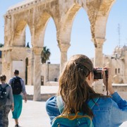 Mau Liburan ke Luar Negeri? Ini 76 Negara Bebas Visa untuk Paspor Indonesia