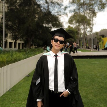 Lulus dari Monash University, Iqbaal Ramadhan Pamer Momen Wisuda