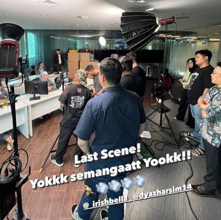 <p>Momen-momen aktivitas kesehariannya tersebut terlihat dari unggahan di media sosial Instagram. Melalui postingan InstaStory, perempuan 27 tahun tersebut sibuk mengendorse beberapa produk.(Foto: Instagram @_irishbella_)<br /><br /><br /></p>