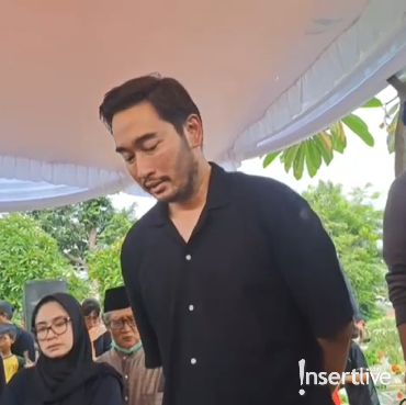 Jeje Ungkap Alasan Syahnaz Tak Hadiri Pemakaman Ibunda