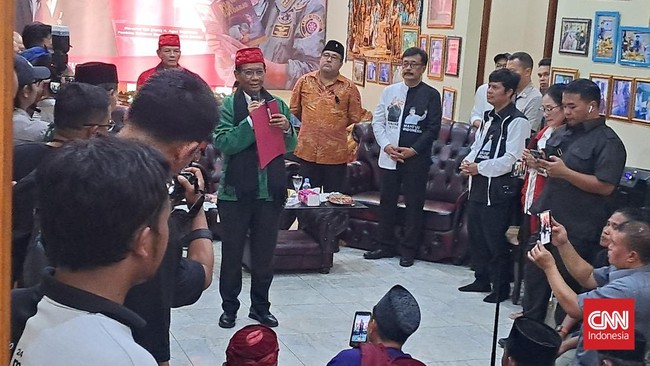 Mahfud MD mengaku terkejut saat bertemu Ganjar "KW" di Lebak, Banten, Rabu (13/12).
