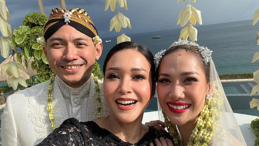 Maia Estianty foto bersama Bunga Citra Lestari & Tiko