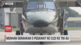 VIDEO: Menhan Serahkan 5 Pesawat NC-212I ke TNI AU