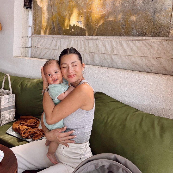 <p>Kiro sendiri lahir pada 12 Februari 2023, Bunda. Kehadiran Kiro pun disebut sebagai kado terindah di Hari Valentine tahun ini. (Foto: Instagram: @jenniferbachdim)</p>