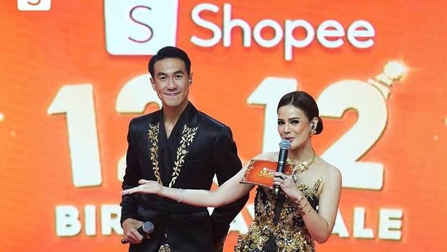 Acara TV Show Shopee 12.12 Birthday Sale berhasil menghibur masyarakat Indonesia yang hadir secara langsung maupun melalui live streaming pada Selasa (12/12).
