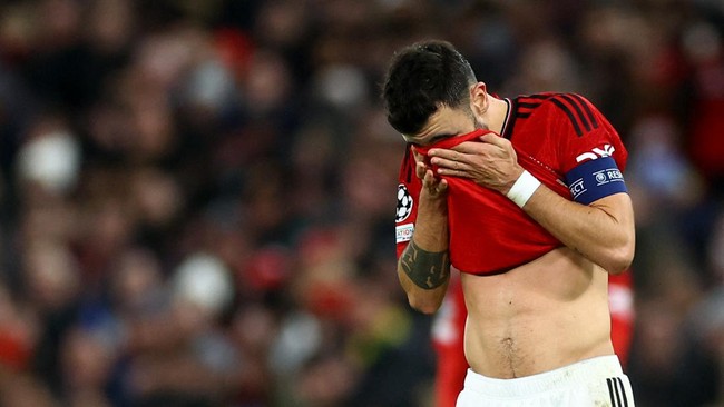 Manchester United dipastikan tersingkir dari Liga Champions 2023/2024 usai kalah dari Bayern Munchen pada pertandingan terakhir Grup A.