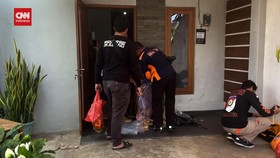 VIDEO: Polisi Temukan Surat Di Rumah 1 Keluarga Bunuh Diri Di Malang