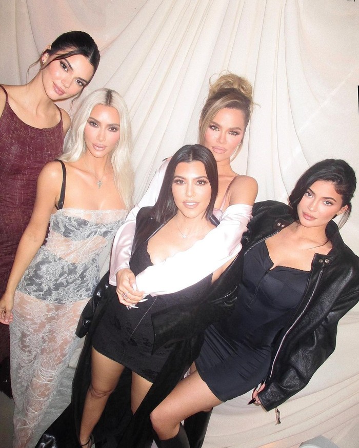 Cara Keluarga Sosialita Kardashian-Jenner Kelola Uang