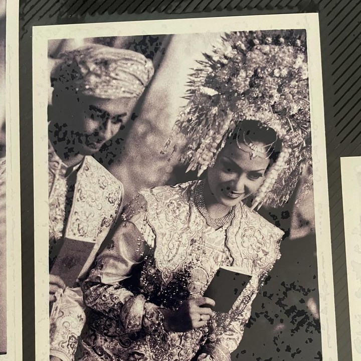 <p>Pemilik nama lengkap Ersamayori Aurora Yatim itu terlihat sangat bahagia dan tersenyum semringah setelah ia dan suaminya resmi menjadi pasangan suami istri. (Foto: Instagram @ersamayori)</p>