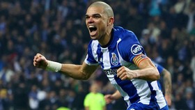 Pepe dan Ramos Tua-tua Keladi Cetak Gol di Liga Champions