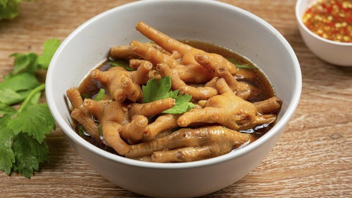 Mudah dan Murah! Resep Sup Kolagen dari Ceker Ayam untuk Tunda Penuaan