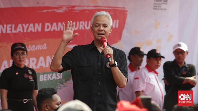 Ganjar berkelakar soal marak penggunaan AI untuk baliho capres hingga caleg pada gelaran Pemilu 2024.