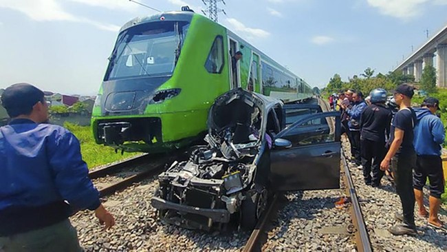 KAI Daop 2 Bandung mencatat terjadi 12 kecelakaan di perlintasan kereta tanpa penjagaan sepanjang tahun ini.
