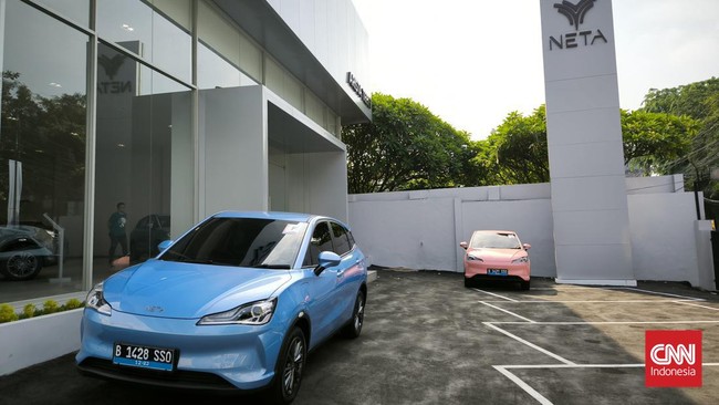 Logo Neta yang berada kantor pusat Neta Auto, Shanghai dicopot.