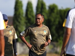 PSIM Dikepung Trio Sumatra di 12 Besar, Kas Hartadi: Tidak Masalah!
