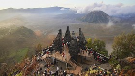 Wisatawan Membludak, Akses Kawasan Bromo Macet