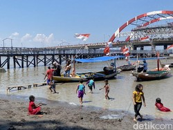 Imbauan Wisatawan THP Kenjeran saat Cuaca Ekstrem dan Gelombang Tinggi